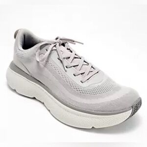 NIB. Revitalign Men's Gaia Sneakers